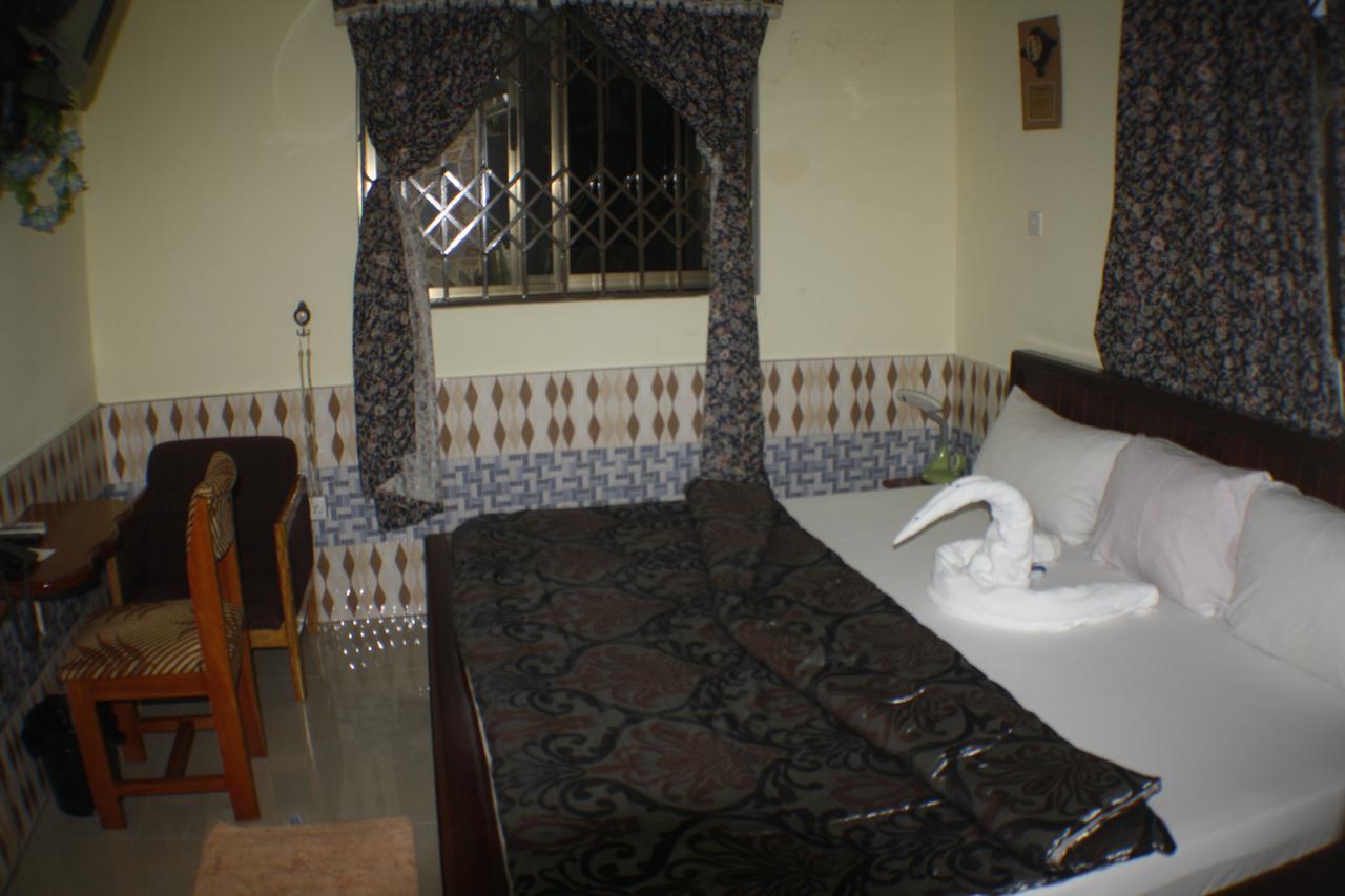 فندق دوكوا رويال Kwabenya المظهر الخارجي الصورة